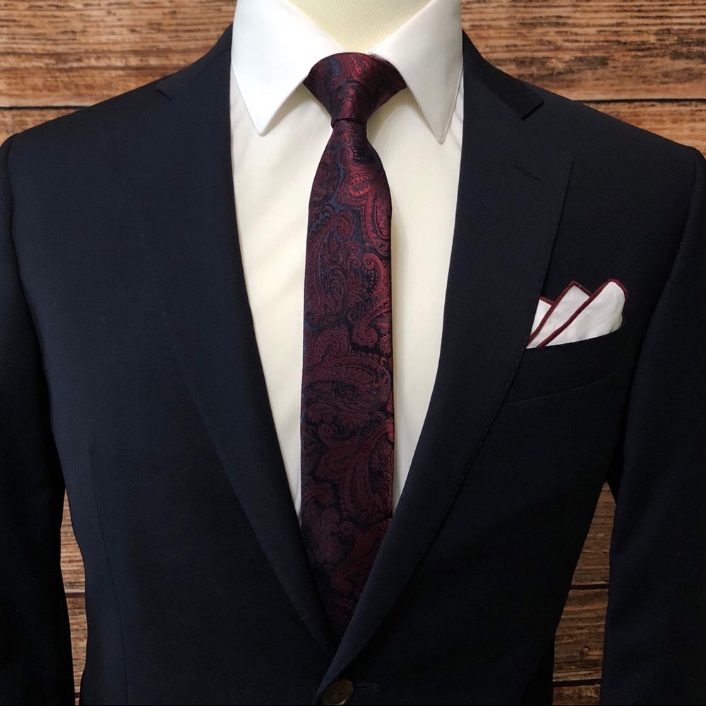 Men's Dark Navy & Red Paisley Necktie Work Party Tie - Picture 2 of 3